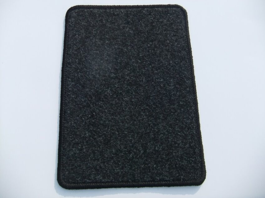 Naaldvilt Klompenmat voor Basic Rechthoekig 29 x 39 cm Gefestonneerde mat om tijdens het instappen uw vieze klompen/laarzen/ schoenen op te zetten zodat de cabinemat schoner blijft.